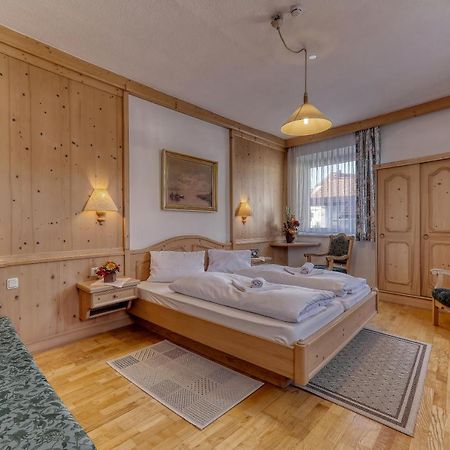 Hotel Bayerischer Hof โบเดนไมส์ ภายนอก รูปภาพ