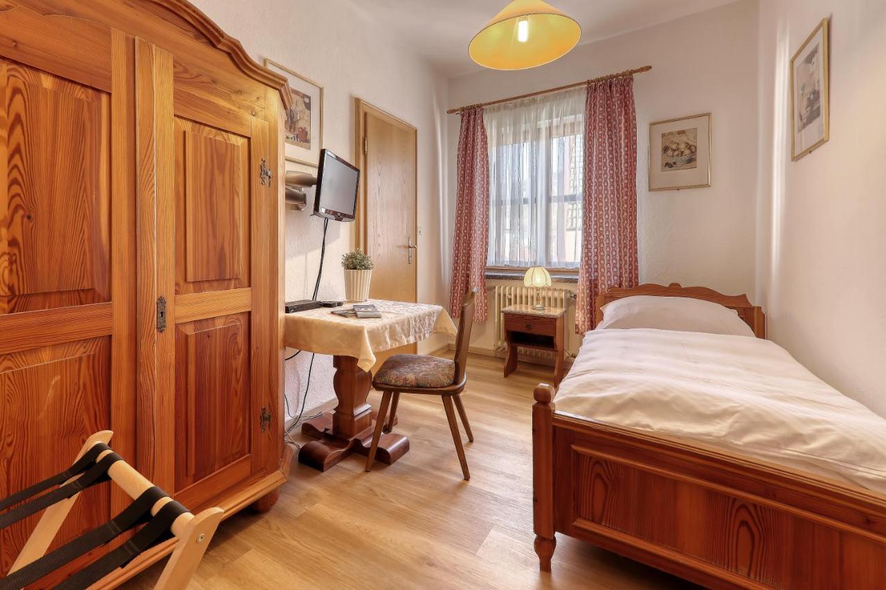Hotel Bayerischer Hof โบเดนไมส์ ภายนอก รูปภาพ