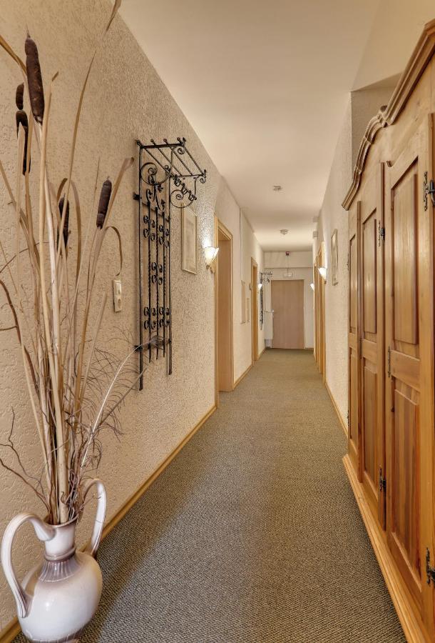 Hotel Bayerischer Hof โบเดนไมส์ ภายนอก รูปภาพ