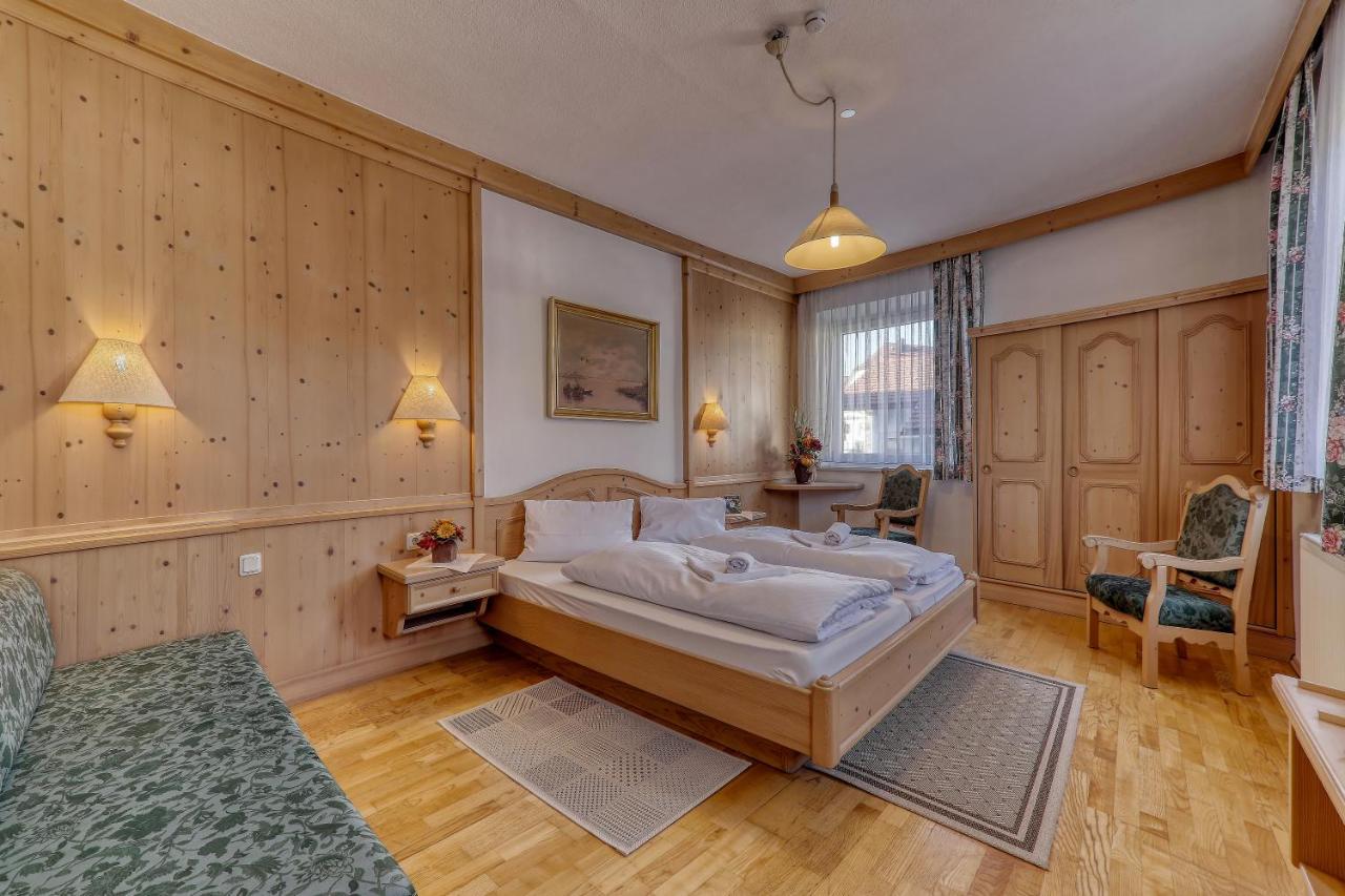 Hotel Bayerischer Hof โบเดนไมส์ ภายนอก รูปภาพ