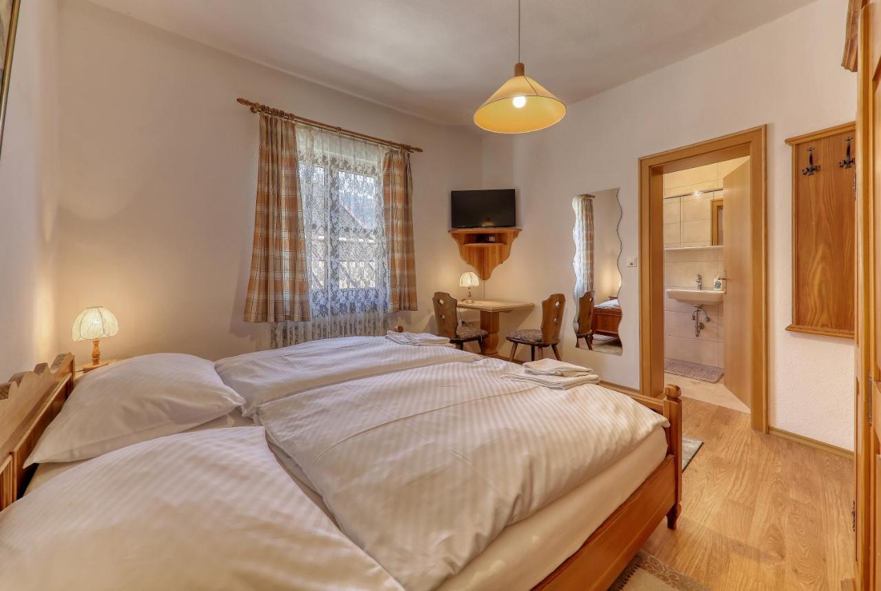 Hotel Bayerischer Hof โบเดนไมส์ ภายนอก รูปภาพ